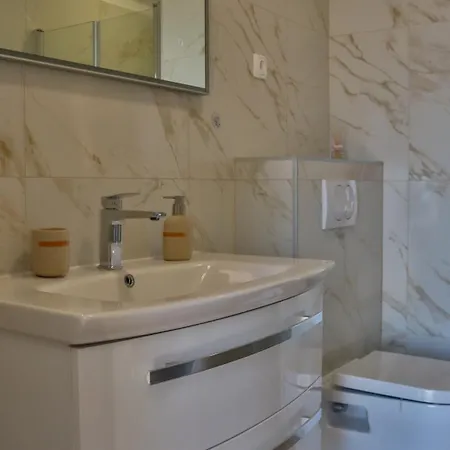 Tome Apartamento Vrh (Krk)