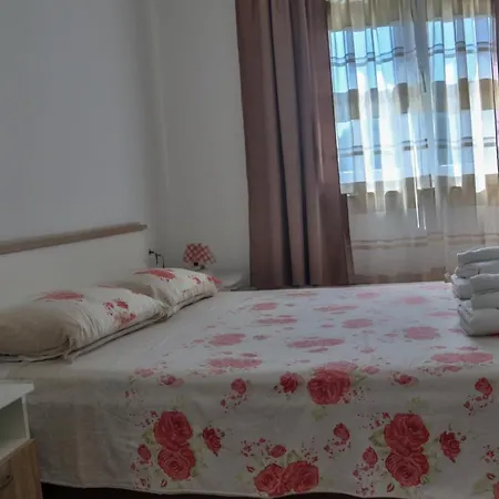 Tome Apartment *